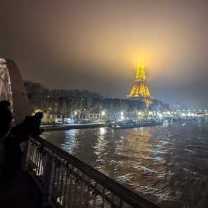 Tour Eiffel in Fog